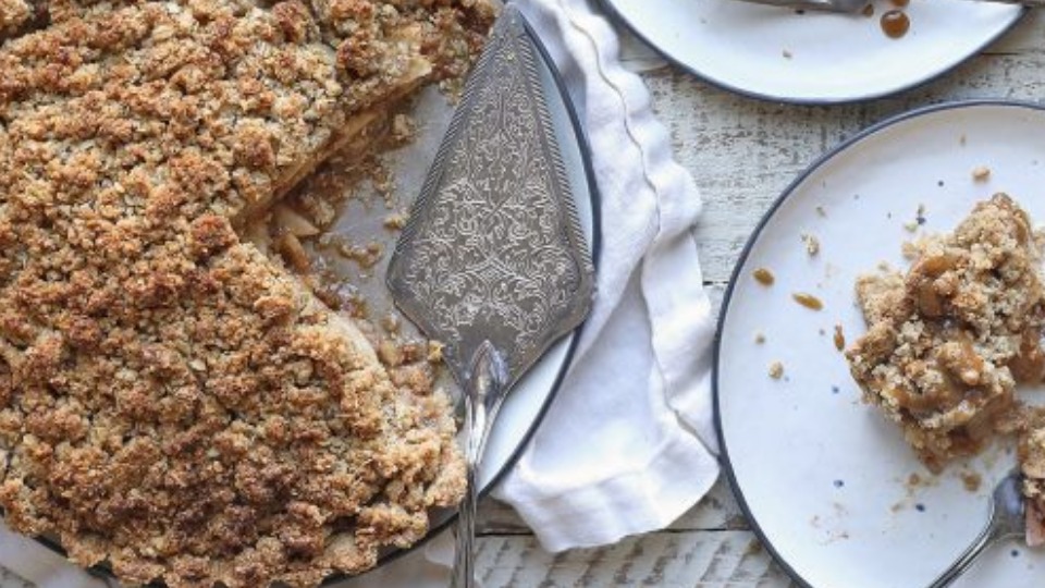 Fresh Apple Tart with Oatmeal and Almond Crust (Instance 1) — Instance — Interactive video experience