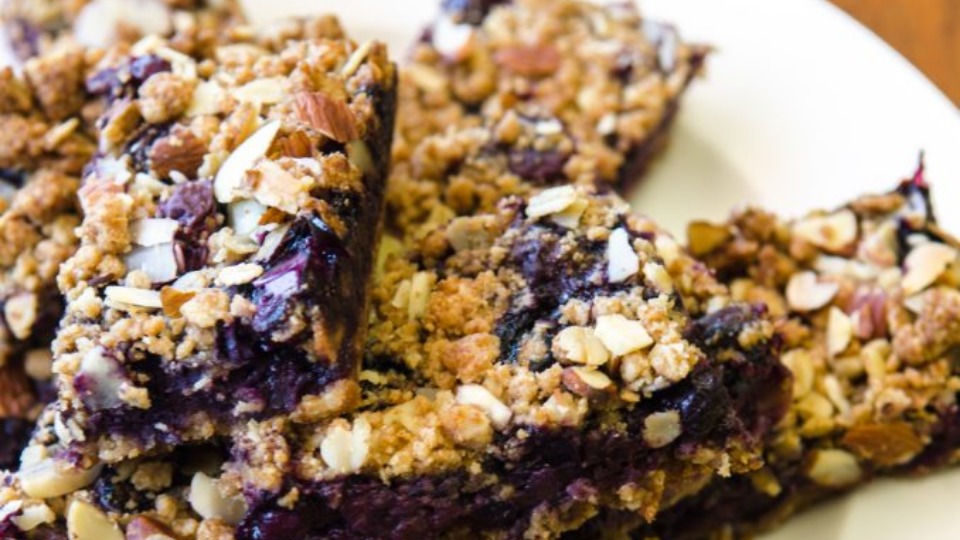 How to Make: Blueberry Oat Crumb Bars (Instance 1) — Instance — Interactive video experience