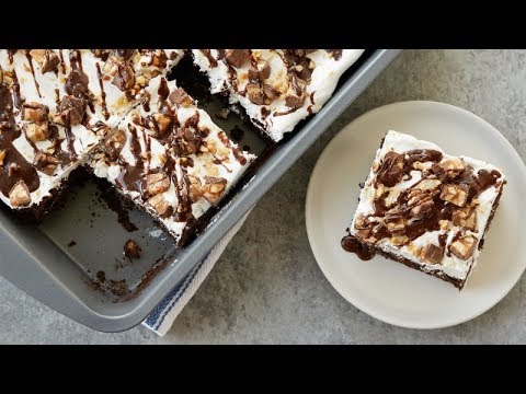 Snickers™ Candy Bar Dump Cake | Betty Crocker Recipe (Instance 1) — Instance — Interactive video experience