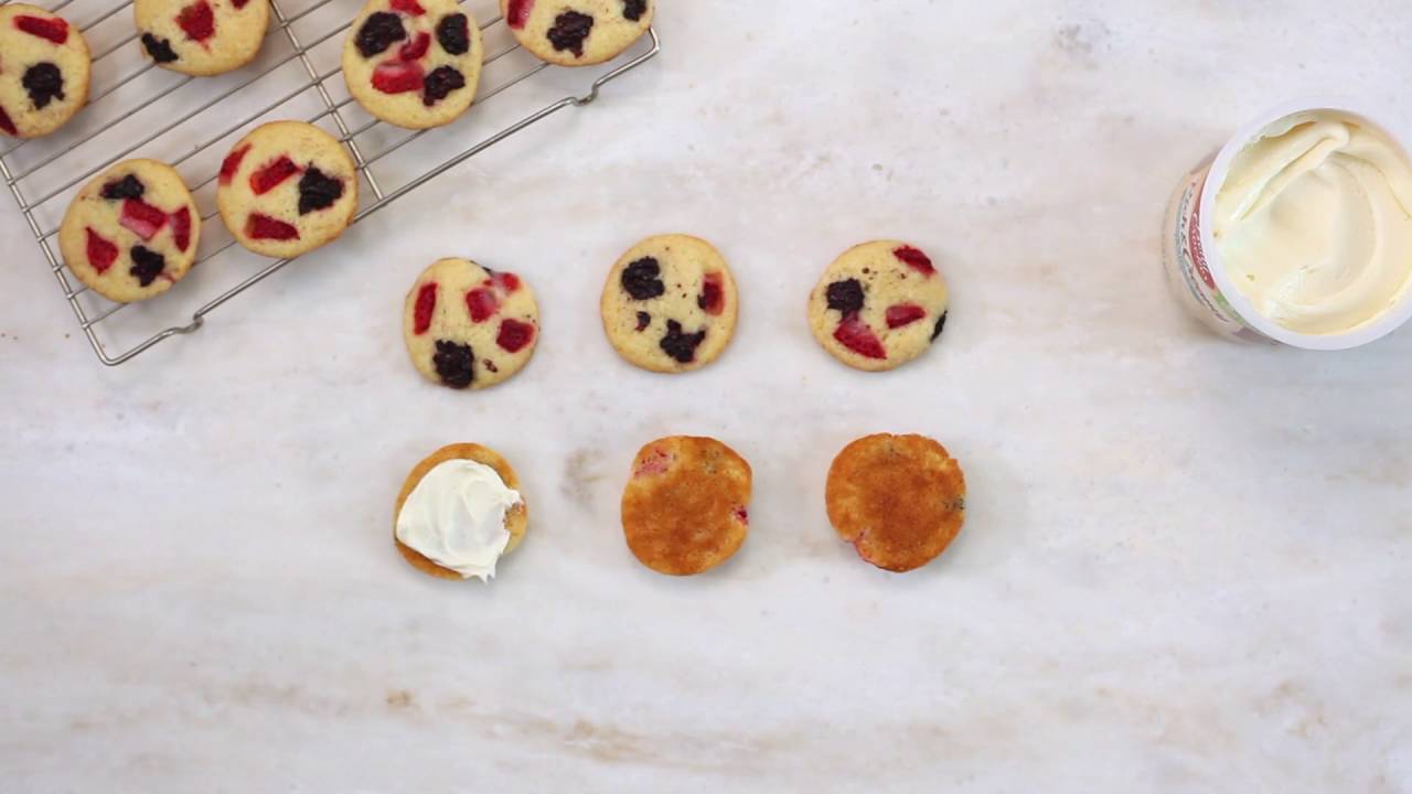 Berries and Crème Sandwich Cookies (Instance 1) — Instance — Interactive video experience