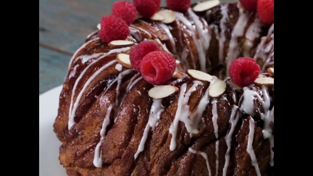 Almond Glazed Raspberry Pull-Apart Bread (Instance 1) — Instance — Interactive video experience