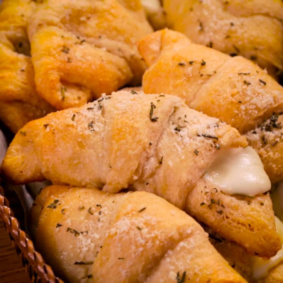Easy Cheesy Rosemary Crescents (Instance 1) — Instance — Interactive video experience