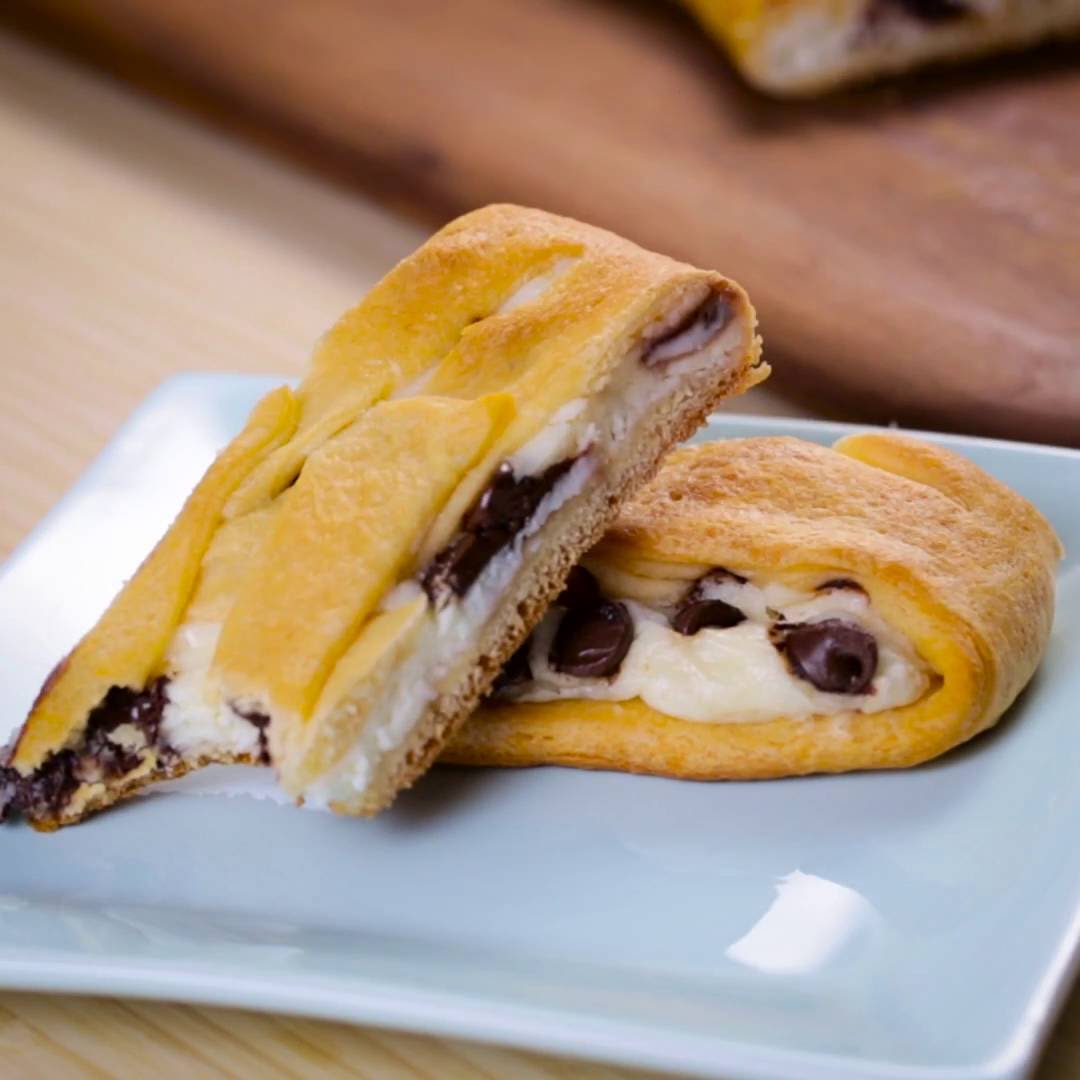 Chocolate Chip Danish (Instance 1) — Instance — Interactive video experience