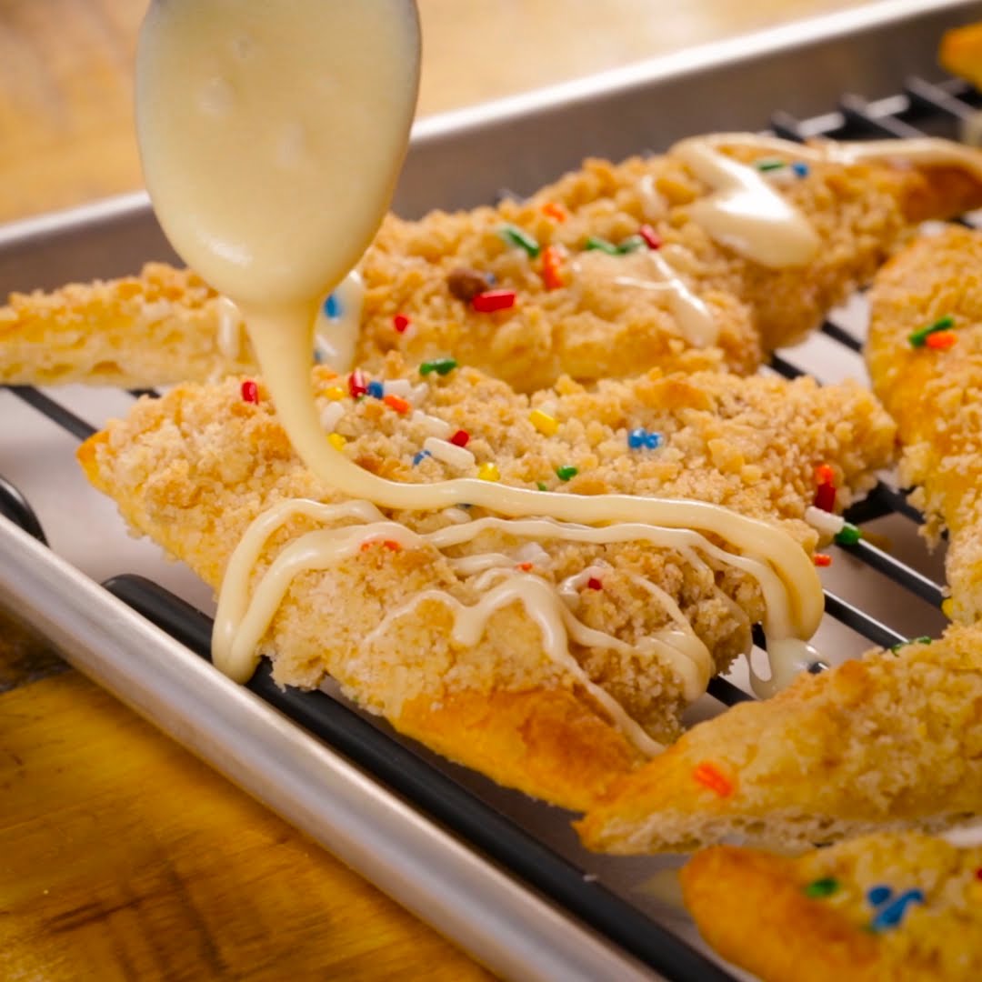 Cake Batter Crumb Crispies (Instance 1) — Instance — Interactive video experience