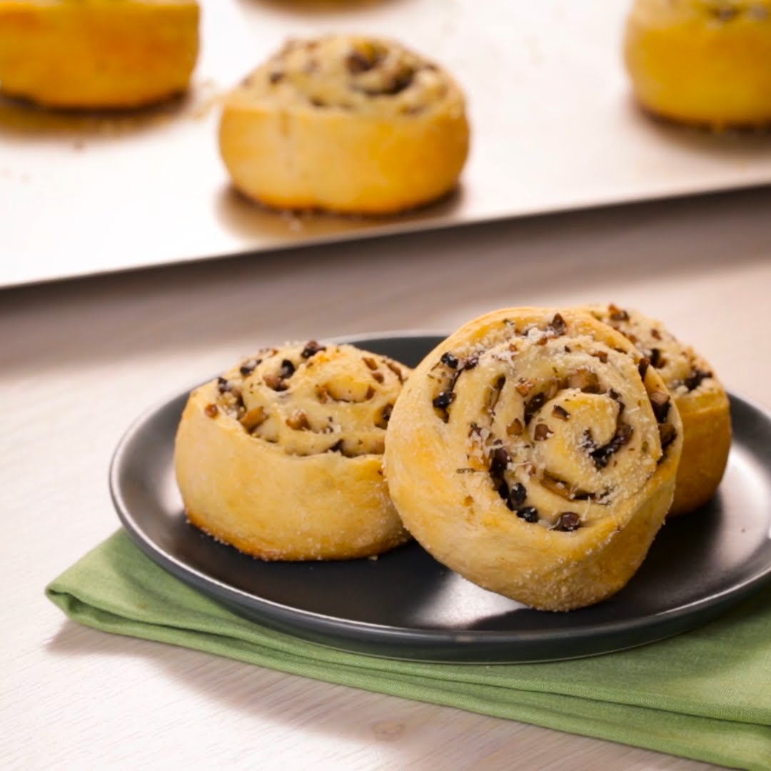 Mushroom and Parmesan Pinwheels (Instance 1) — Instance — Interactive video experience