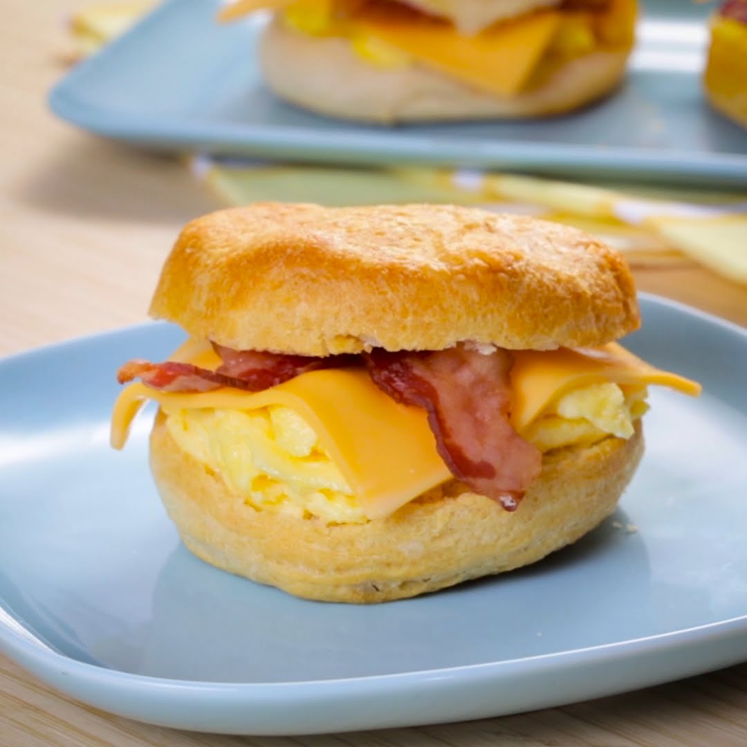 Bacon, Egg and Cheese Biscuit Sandwiches (Instance 1) — Instance — Interactive video experience