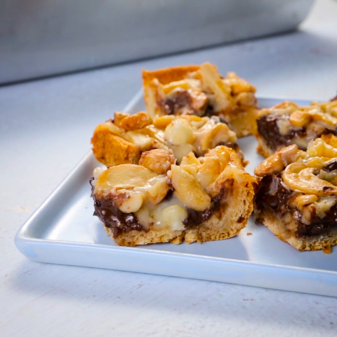 Crescent Layer Bars (Instance 1) — Instance — Interactive video experience