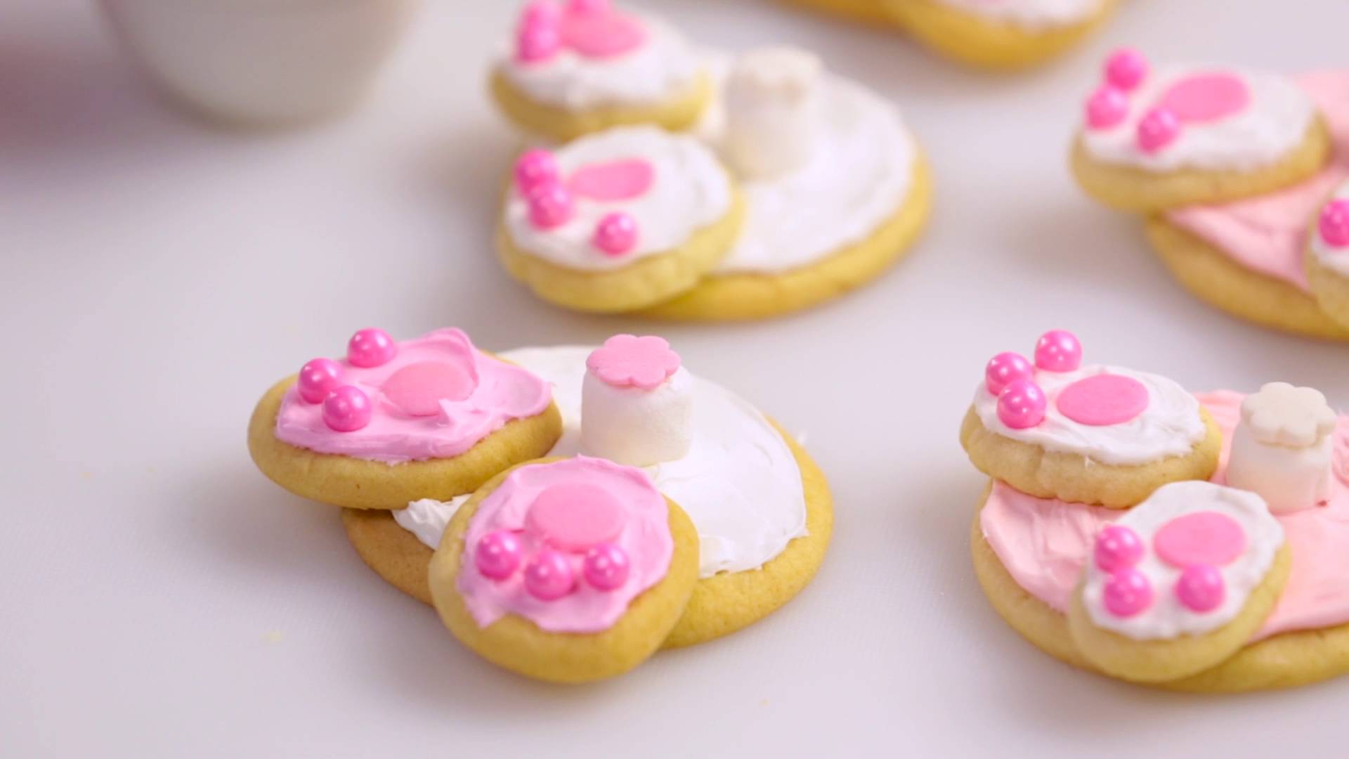 How to Make Bunny Butt Cookies (Instance 1) — Instance — Interactive video experience