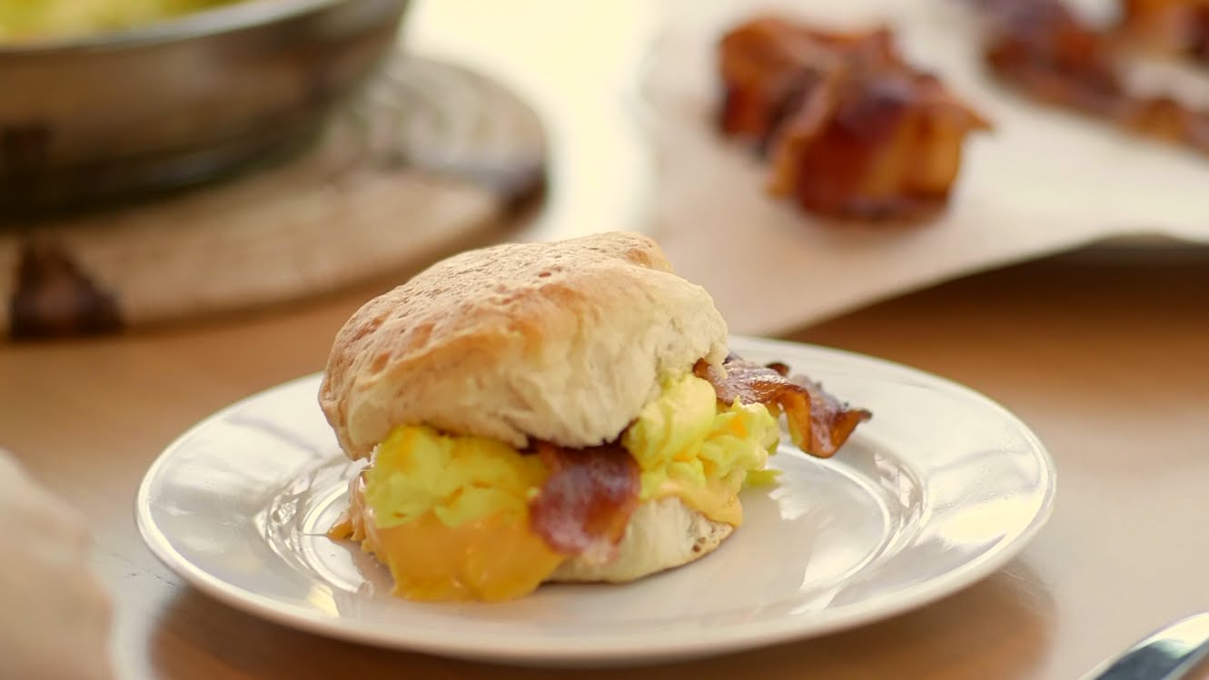How to Make Ultimate Breakfast Sandwich (Instance 1) — Instance — Interactive video experience