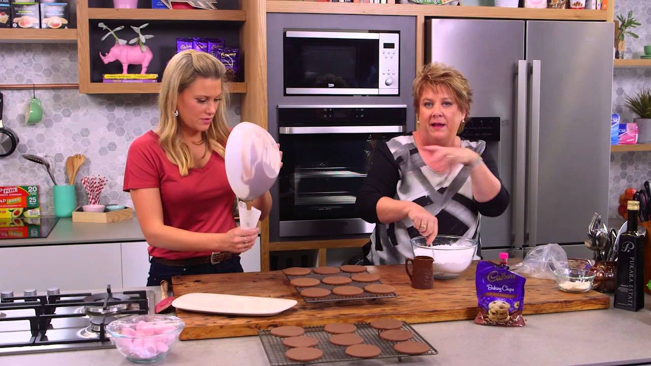 Muddy Little Piggy Biscuits | Everyday Gourmet S5 E60 (Instance 1) — Instance — Interactive video experience