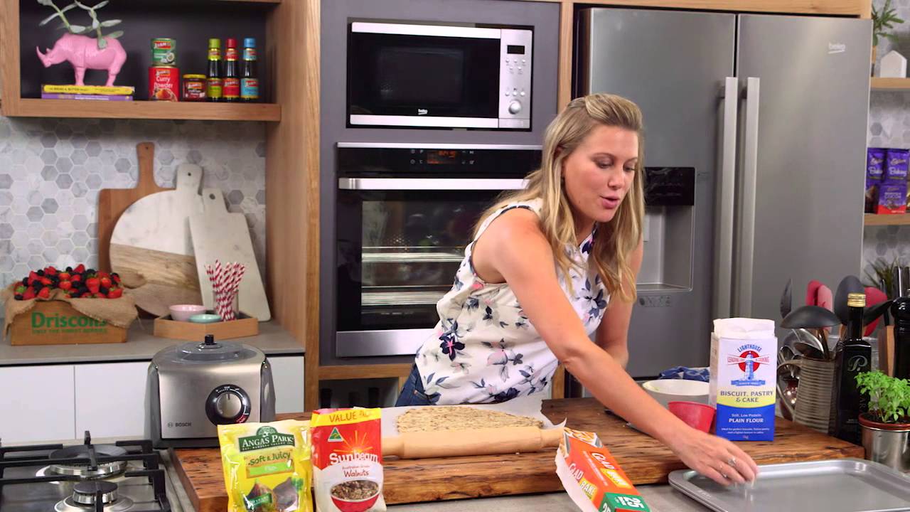 Blue Cheese and Walnut Sable Biscuits | Everyday Gourmet S5 E15 (Instance 1) — Instance — Interactive video experience