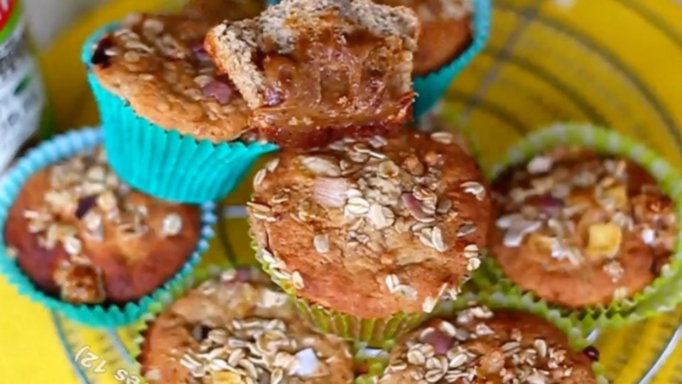 Banana and Salted Caramel Muffins (Product Master 1) — Instance — Interactive video experience