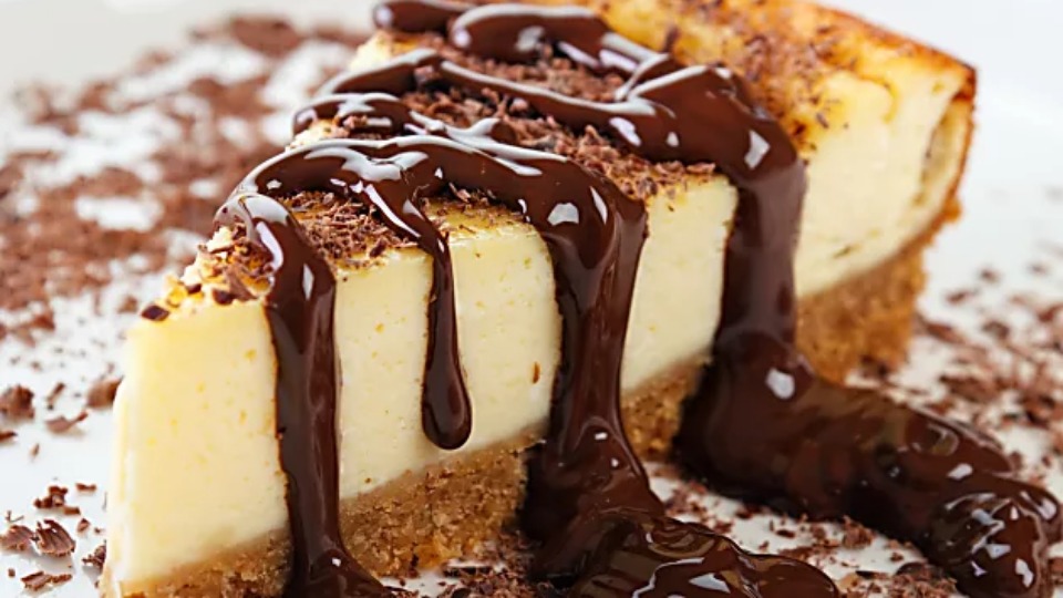 Skinny Cheesecake with Chocolate Drizzle (Product Master) — Instance — Interactive video experience