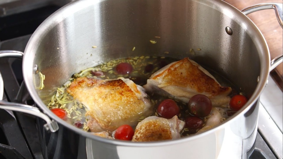 All-Clad d5 Cookware: A Favorite of Both Professional and Home Cooks (Premier) - Product Master — Instance — Interactive video experience