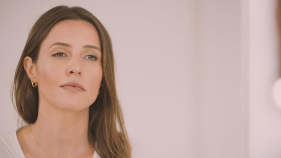 Natural makeup look: how to get a glowing no makeup look for weddings and summer holidays (Premier) — Instance — Interactive video experience