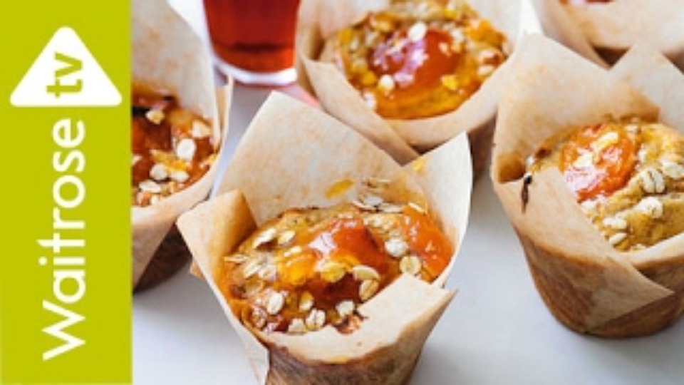 Apricot & cinnamon breakfast muffins - product — Instance — Interactive video experience