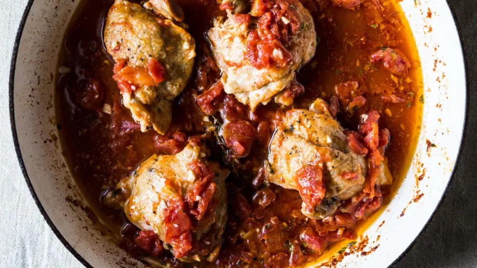 Braised Chicken Thighs with Tomato and Garlic - product — Instance — Interactive video experience