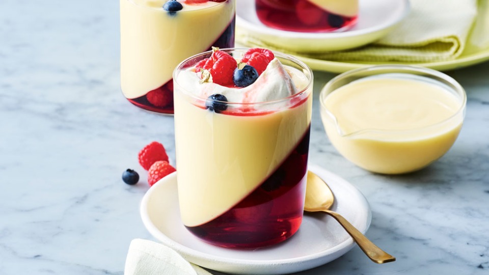 Spiced jelly and custard trifles - product — Instance — Interactive video experience