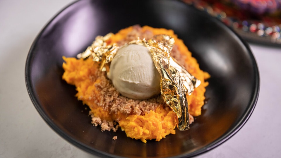 Carrat Halwa with walnut crumble - S1 Ep7 R3 - IU — Interactive video experience