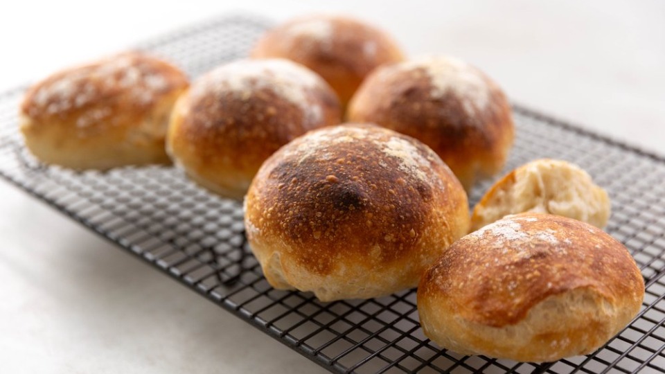 No-Knead Dinner Rolls - product — Instance — Interactive video experience