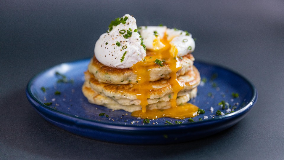Pea & Ham Fritters with Poached Eggs - product — Instance — Interactive video experience