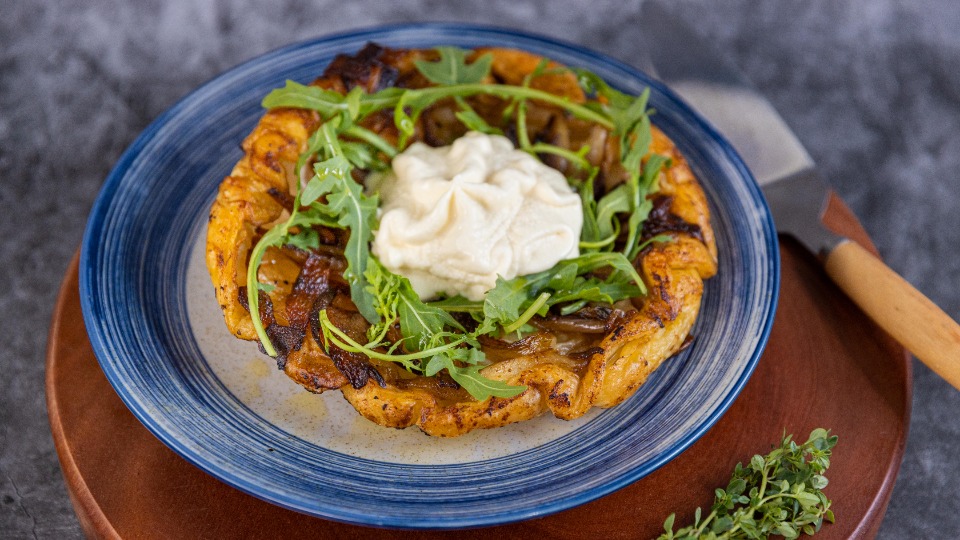 Onion Tarte Tatin with Goats Cheese Mousse - product — Instance — Interactive video experience