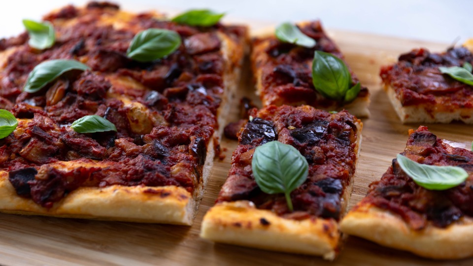 Vegan Pizza Al Trancio with Tomato and Roasted Eggplant - product — Instance — Interactive video experience
