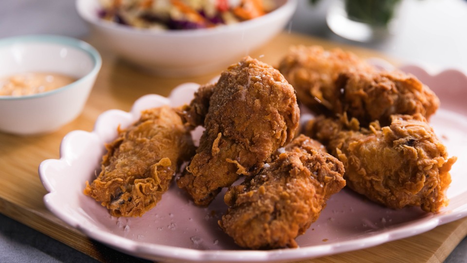Crispy Chicken Wings, BBQ Burger Mayo Sauce - Recipe — Interactive video experience
