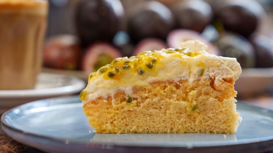 9122 Passionfruit sponge - Product — Interactive video experience